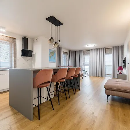 Apartamento Chlebowa View By Bookinghost Poznan