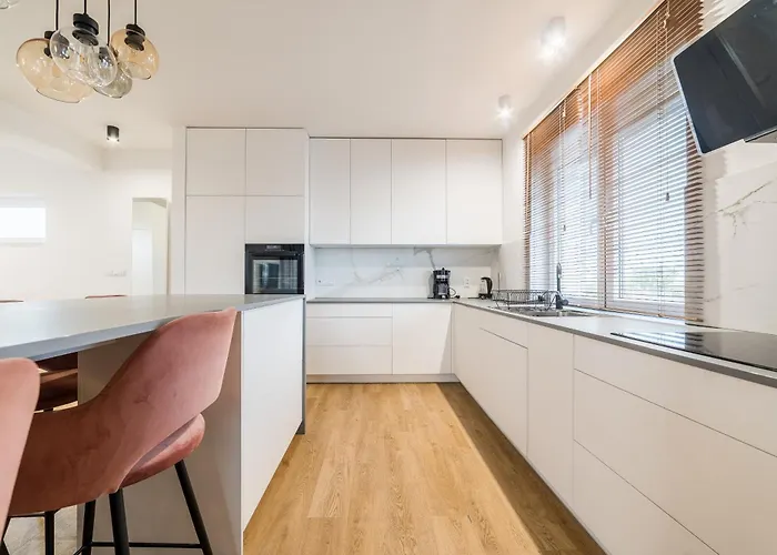 Chlebowa View By Bookinghost * 波兹南