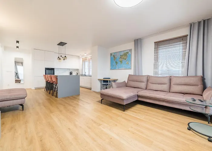 Chlebowa View By Bookinghost * 波兹南